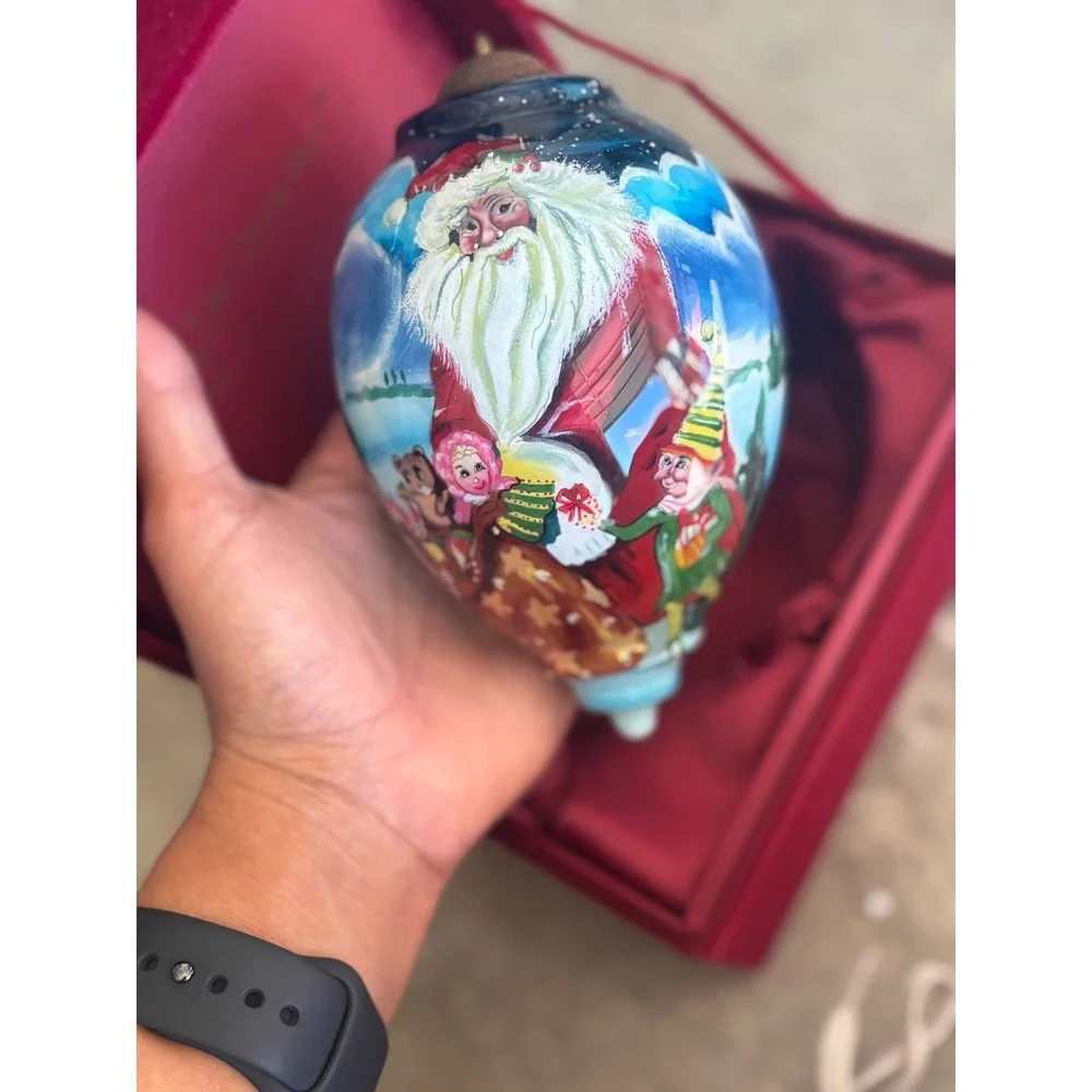 Ne'Qwa‎ Art Hand Painted Glass Ornament Santa Winter Scene Gift Boxed